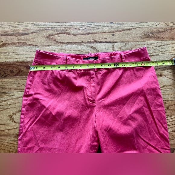 Talbots | Red Signature Cropped
Pant. Size 10 - Picture 4 of 9